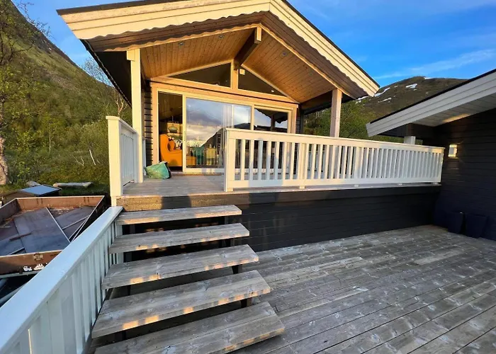 Flott I Morfjorden, * Laupstad
